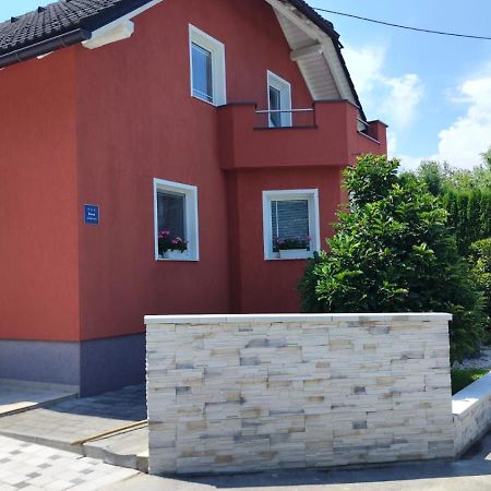 Ostarije Apartment Igor - Holiday Home מראה חיצוני תמונה